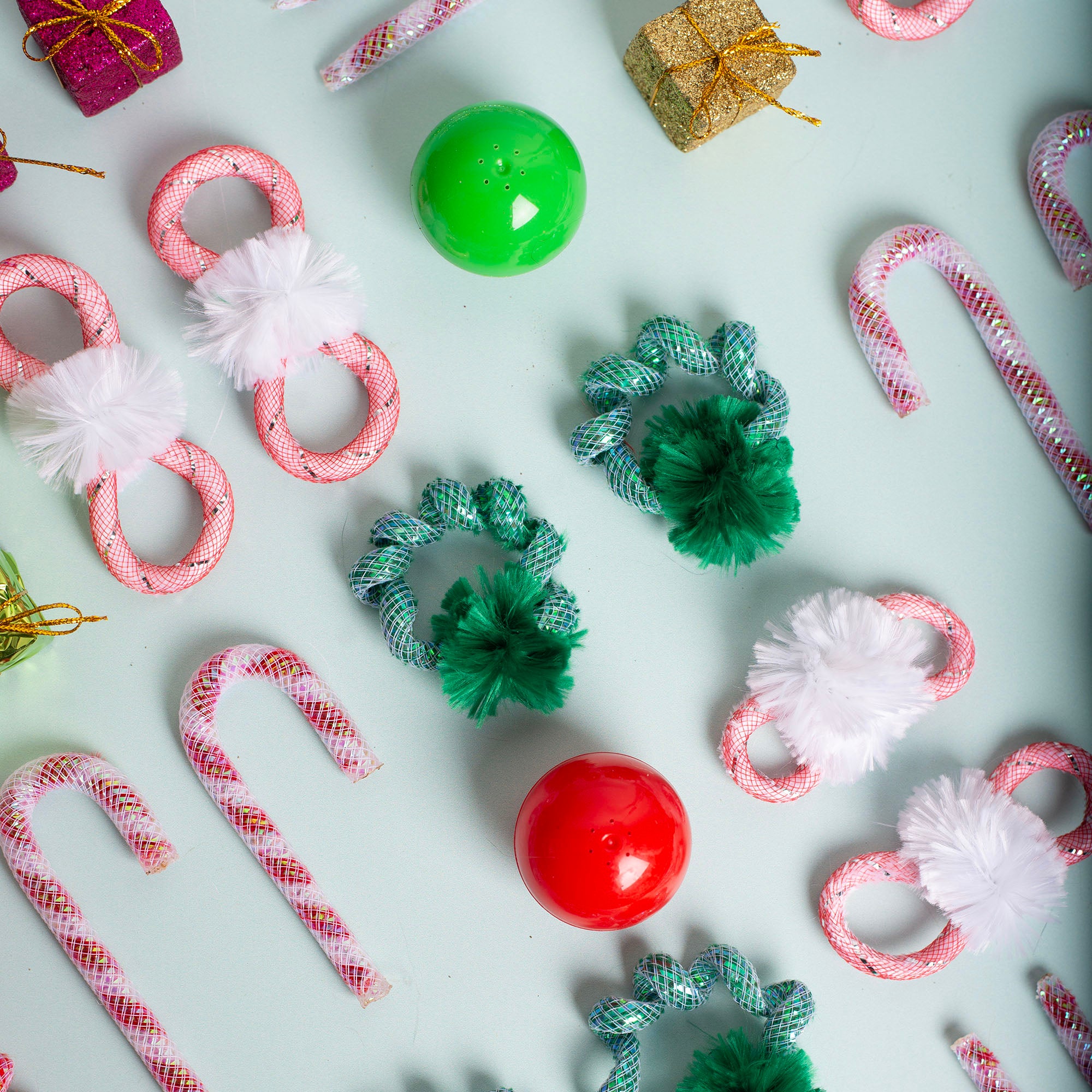 Dezi & Roo - holiday toys for cat - cat gifts