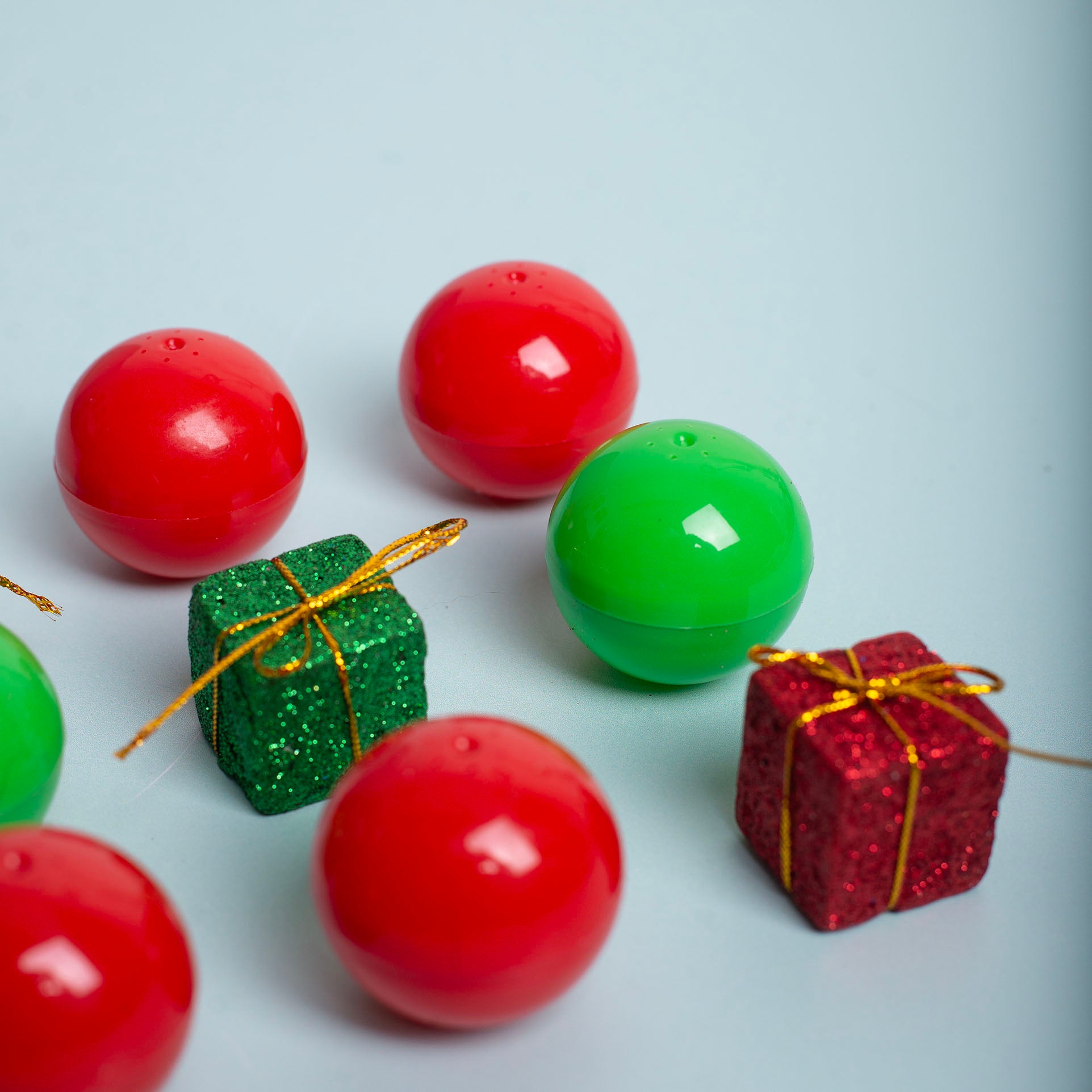 Dezi & Roo - Pop n Purr Jawbreaker - refillable scent ball - king size scent enrichment for cats