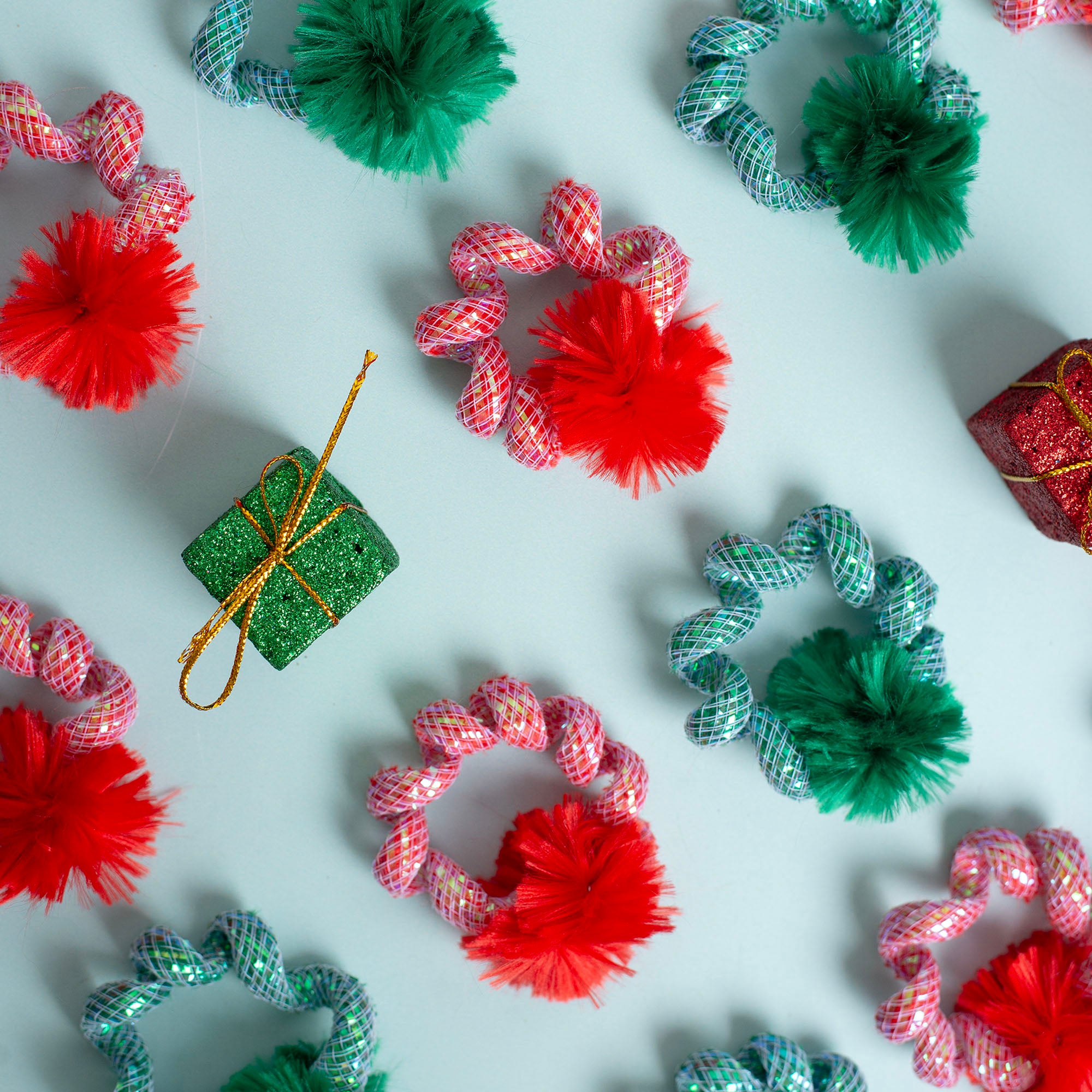 Holiday Exclusive! Twisted Wreath Pouncer